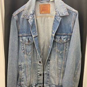 Levi's Light Blue Denim Jacket with Brown Patch